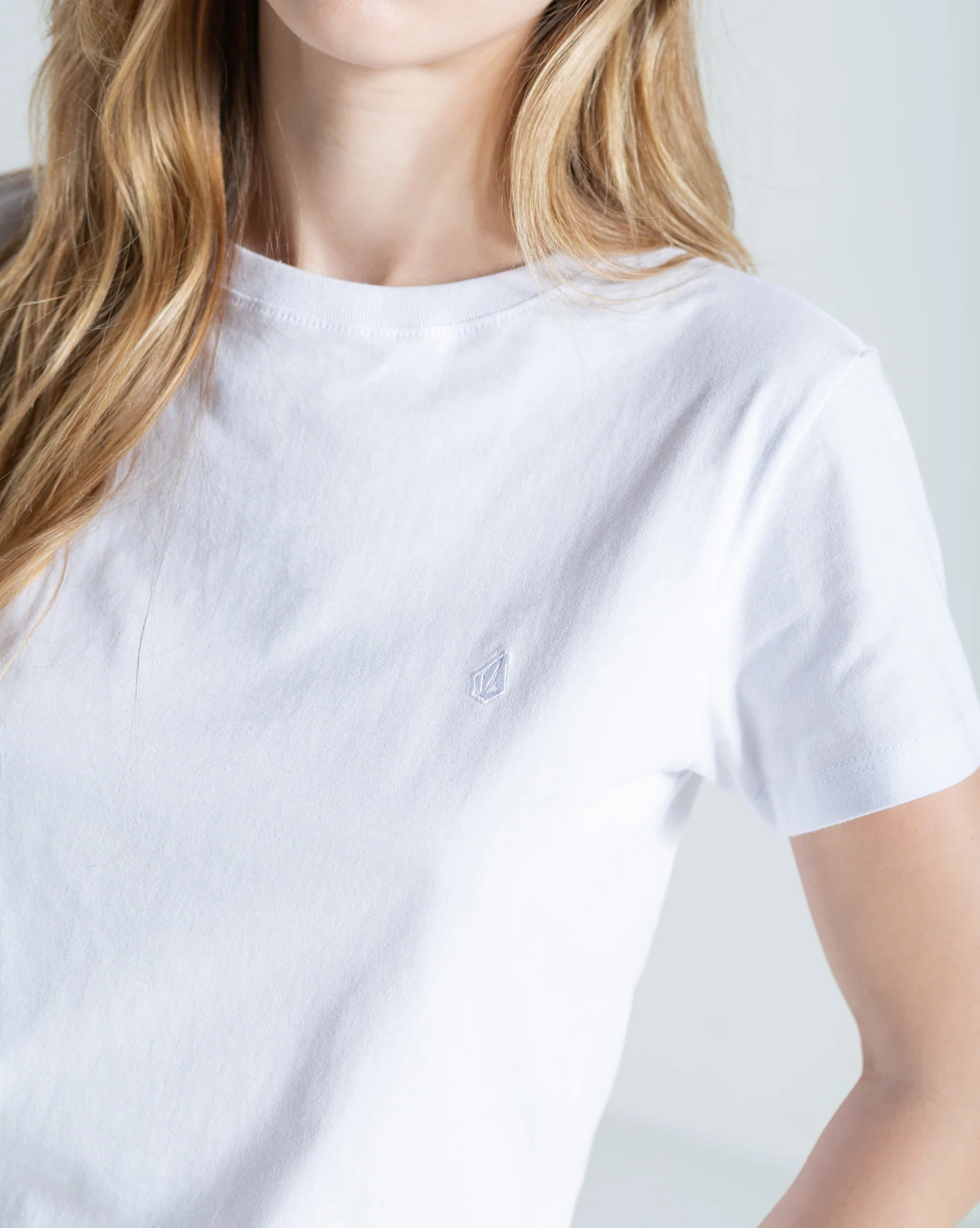 CAMISETA VOLCOM SILK MC STONE FEM - BRANCO