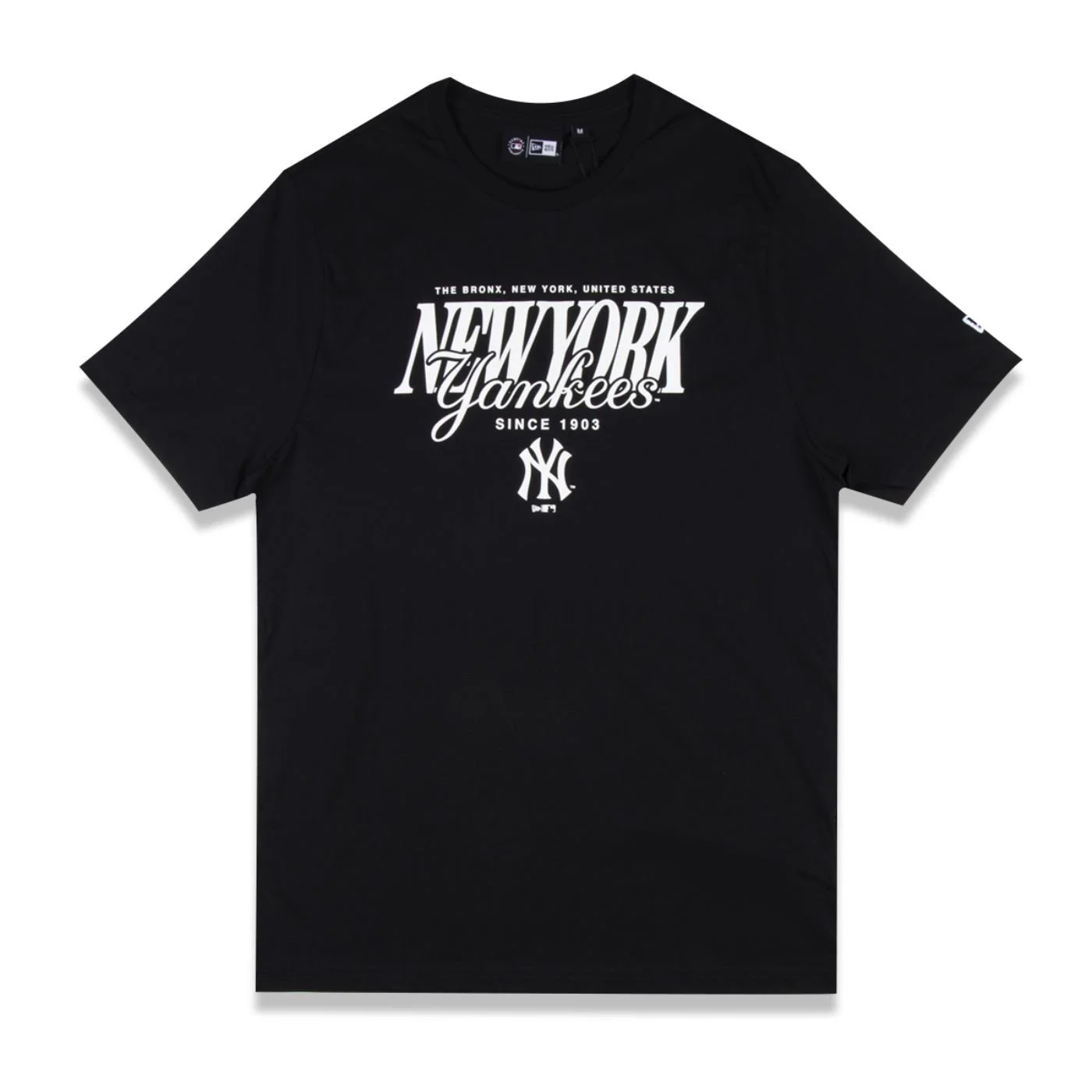 CAMISETA NEW ERA MLB REG SCRIPT GRPHC TEE...
